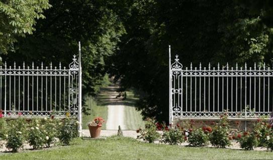 Chateau De Montbraye Parigné-lʼÉvêque Екстериор снимка